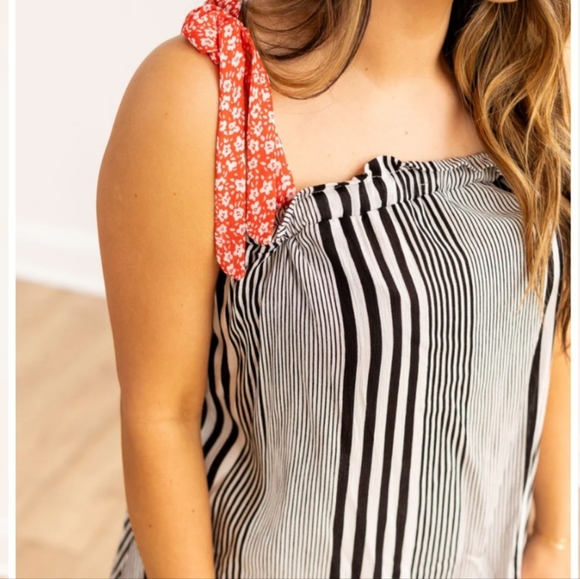 Grace&Emma Top - Picture 5 of 5